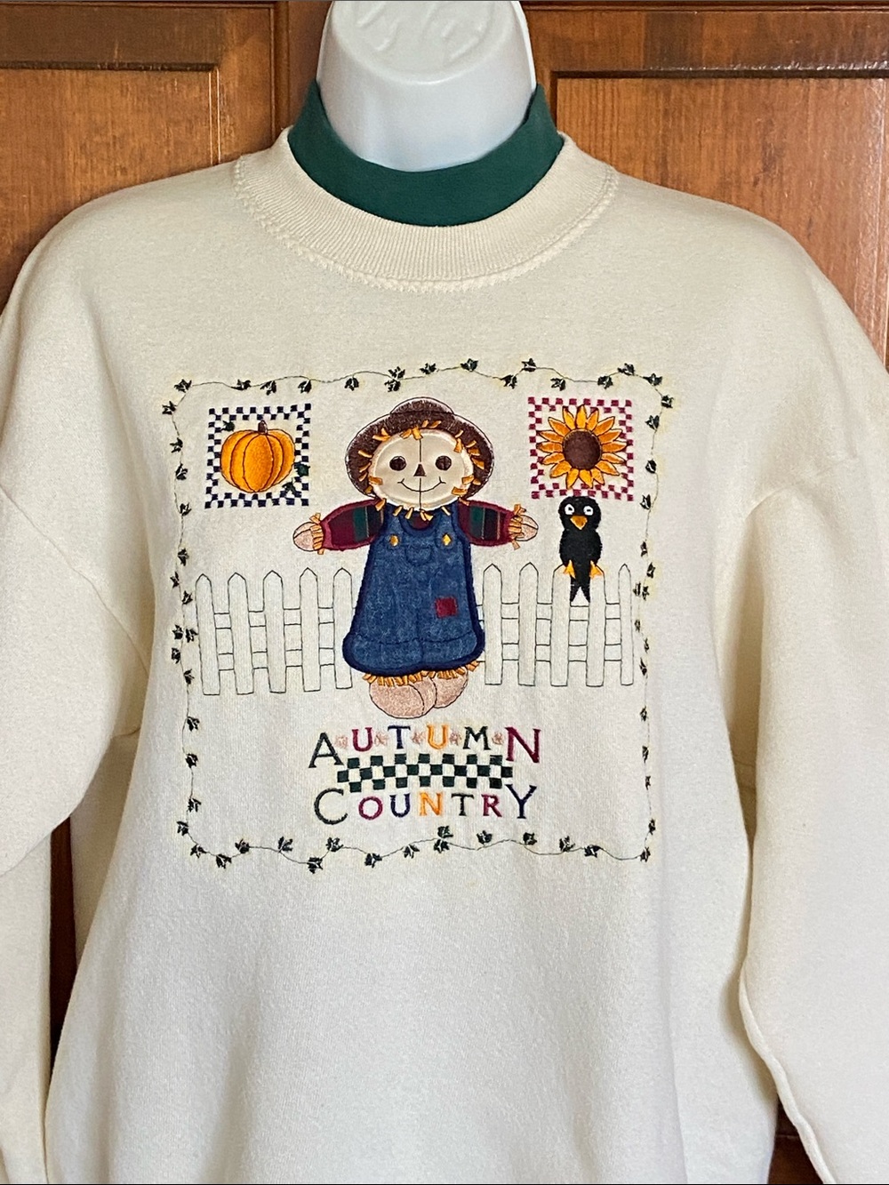 vintage Lee "Autumn Country" sweatshirt from the 1990s Embroidered Design Medium - Picture 2 of 11
